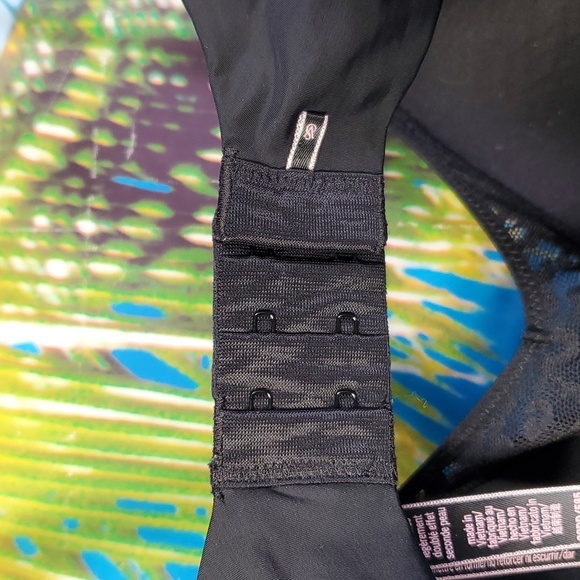 Victoria's Secret Bra. Size 38DD - Picture 5 of 6